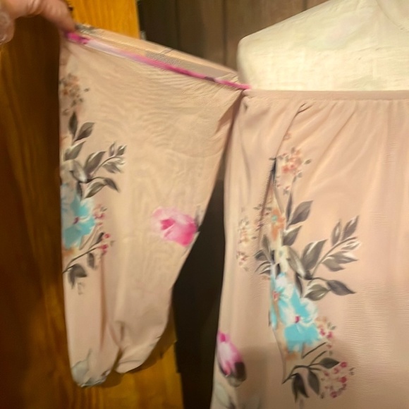 Off Shoulder Top - Picture 2 of 2